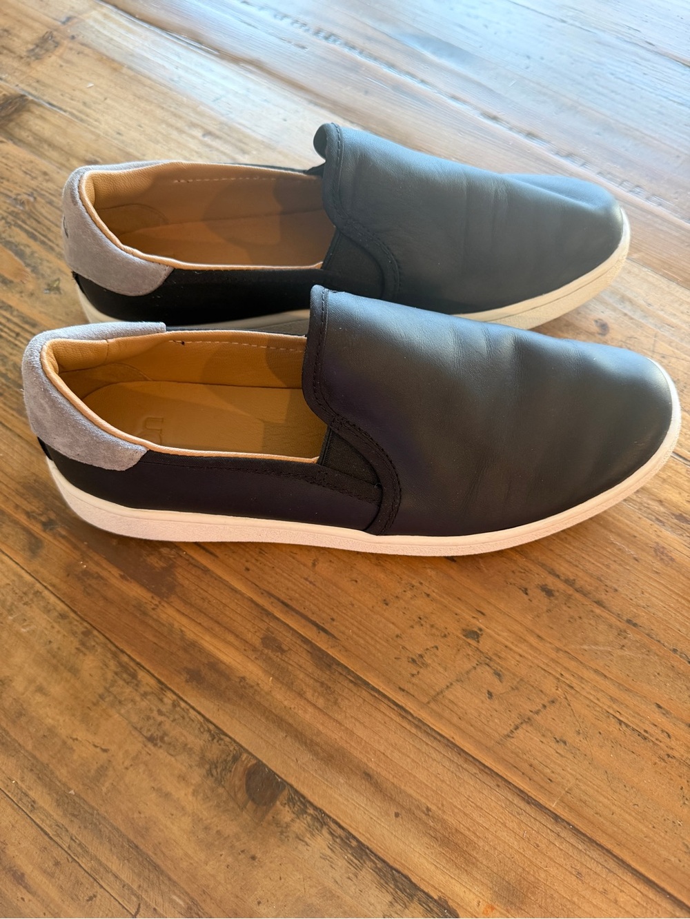 UGG Ladies Black and Gray Slip-On Loafers NWOT - Picture 1 of 5